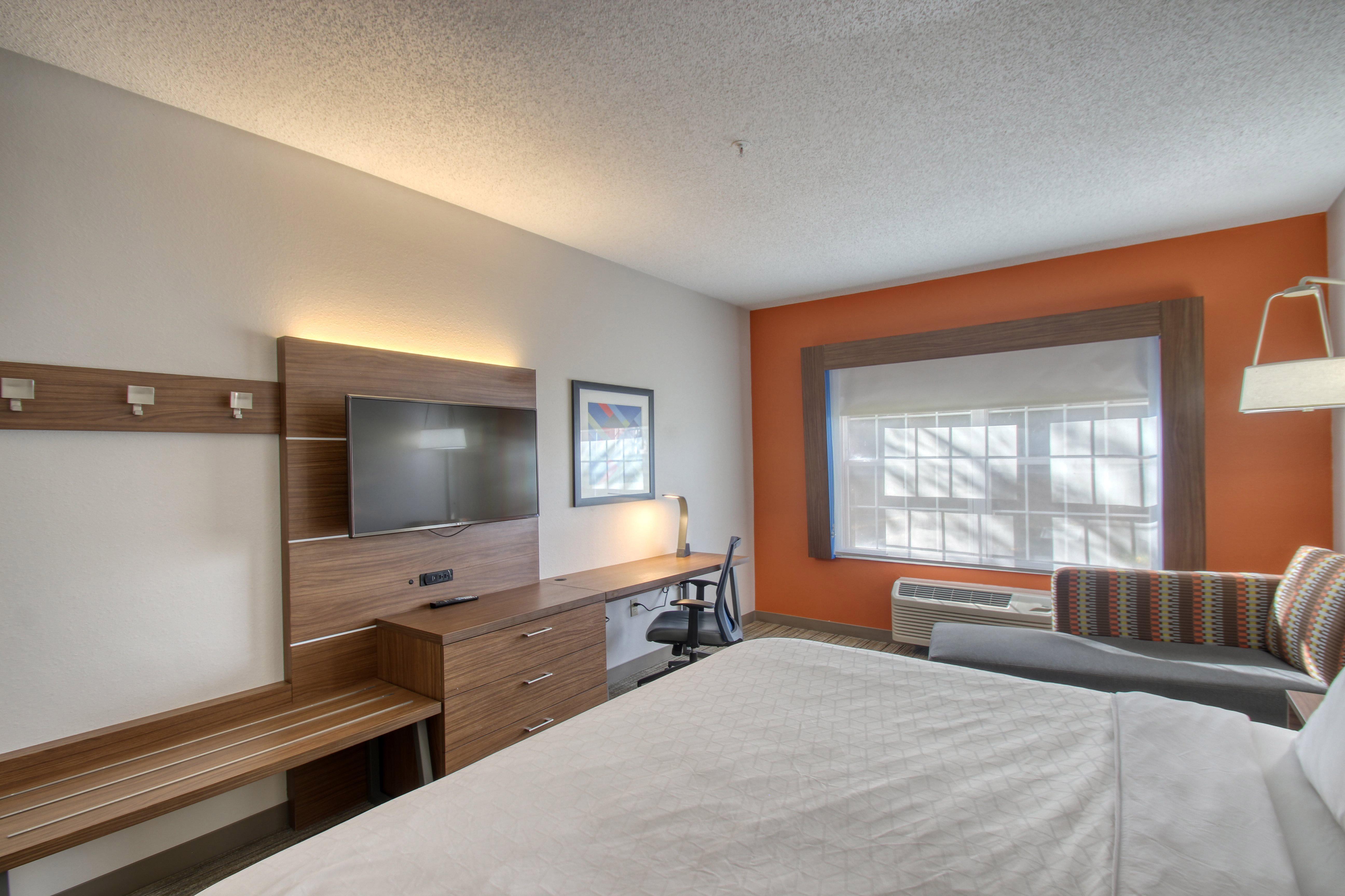 Holiday Inn Express Hotel & Suites Oshkosh - State Route 41 By Ihg Екстер'єр фото