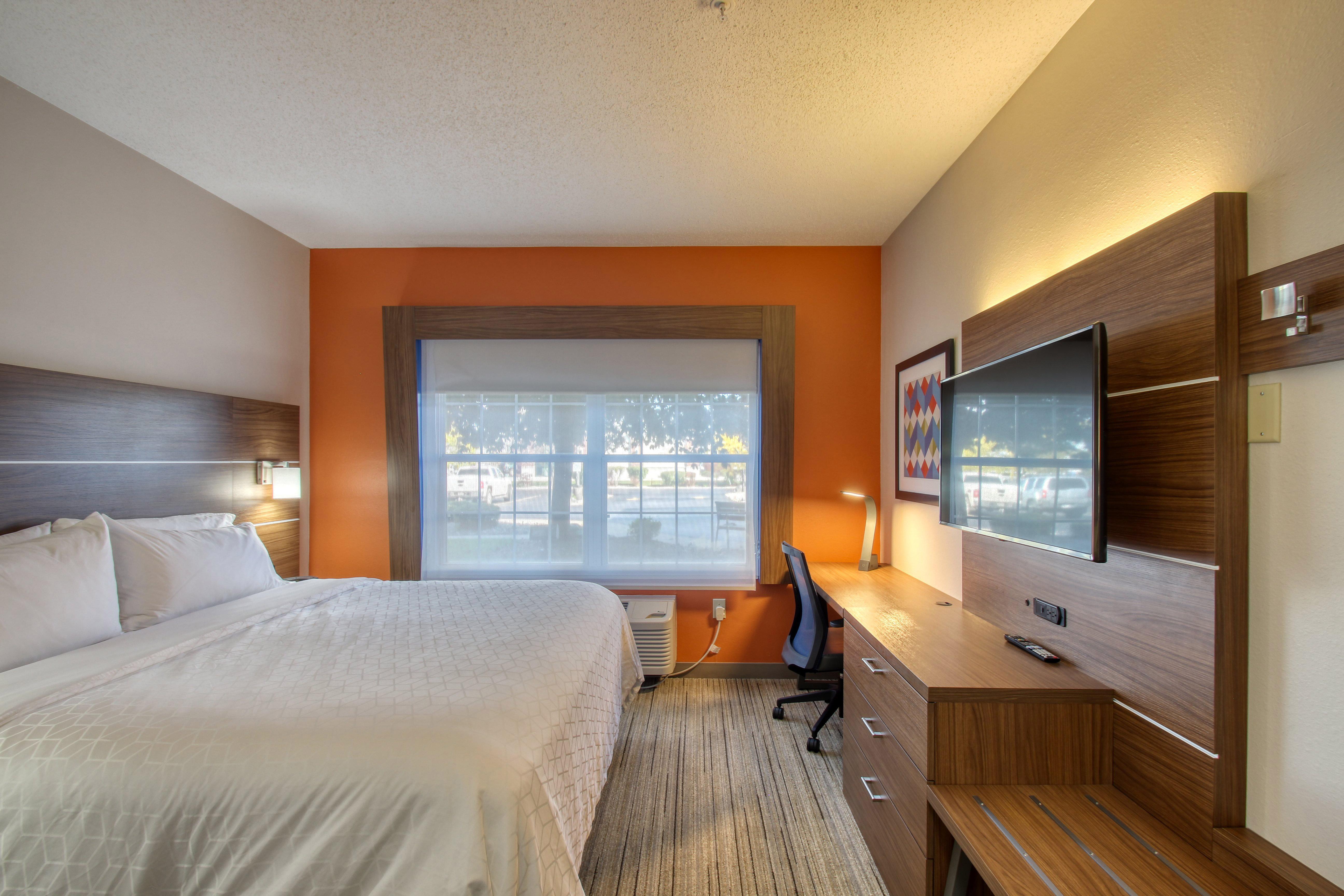 Holiday Inn Express Hotel & Suites Oshkosh - State Route 41 By Ihg Екстер'єр фото