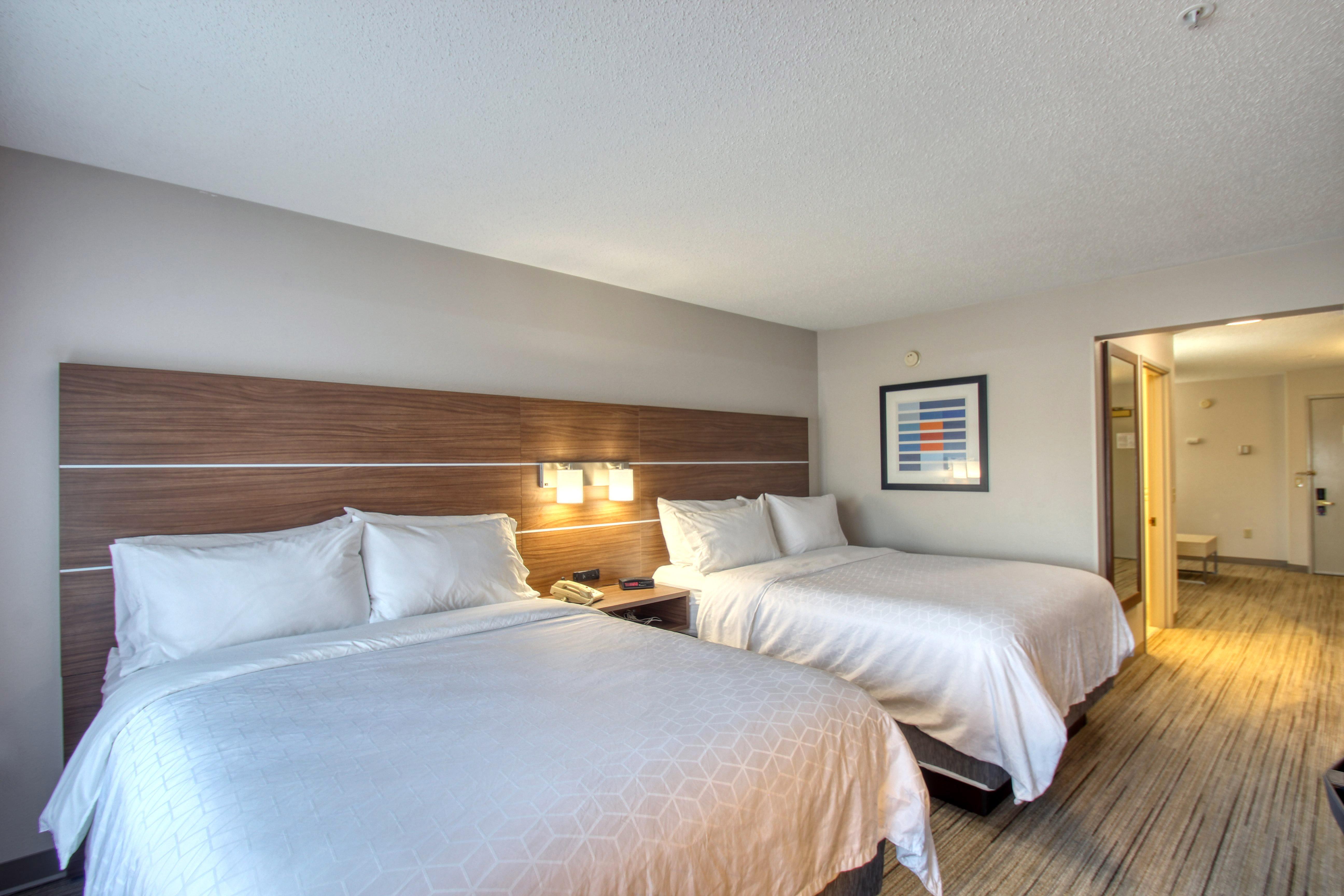 Holiday Inn Express Hotel & Suites Oshkosh - State Route 41 By Ihg Екстер'єр фото
