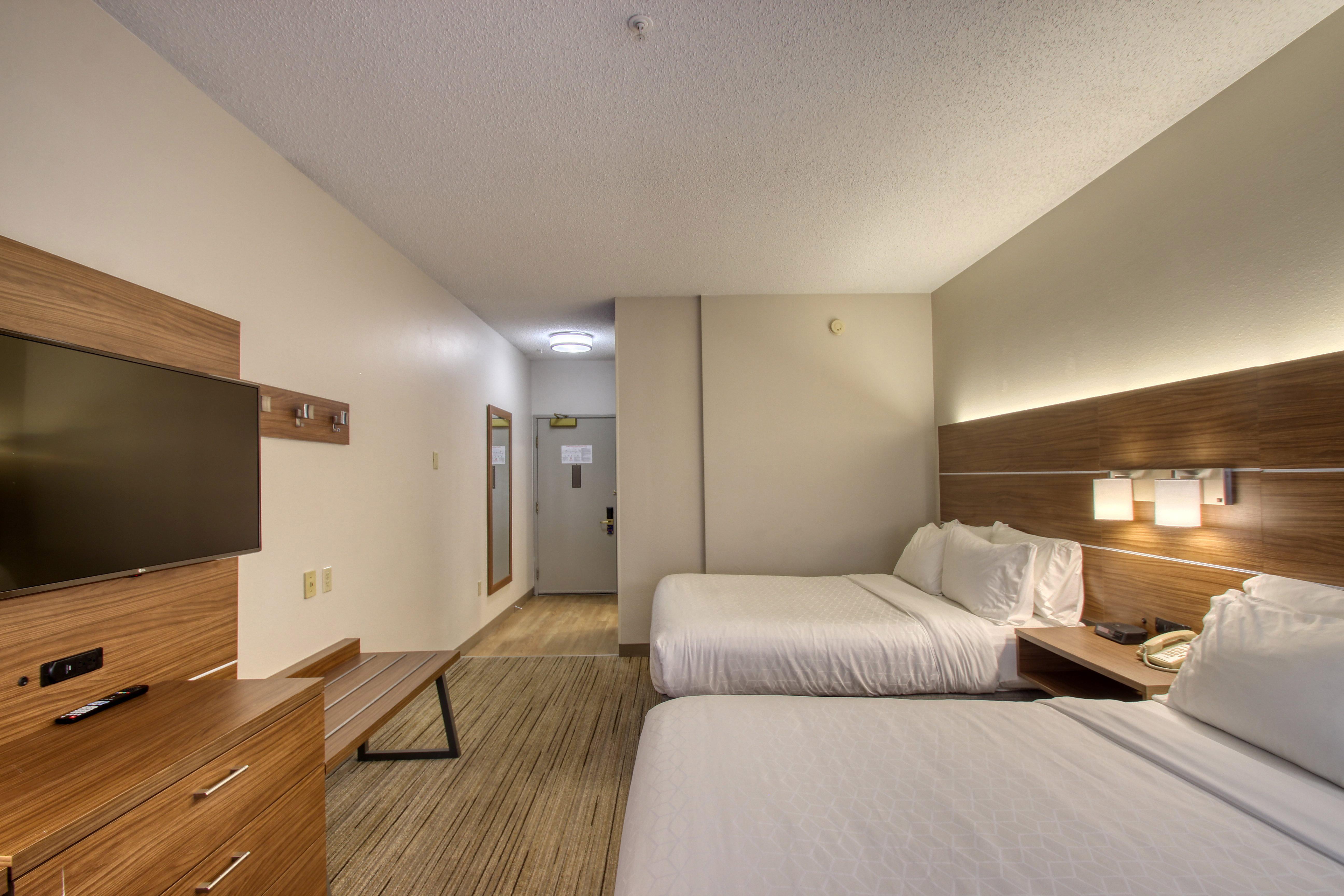 Holiday Inn Express Hotel & Suites Oshkosh - State Route 41 By Ihg Екстер'єр фото