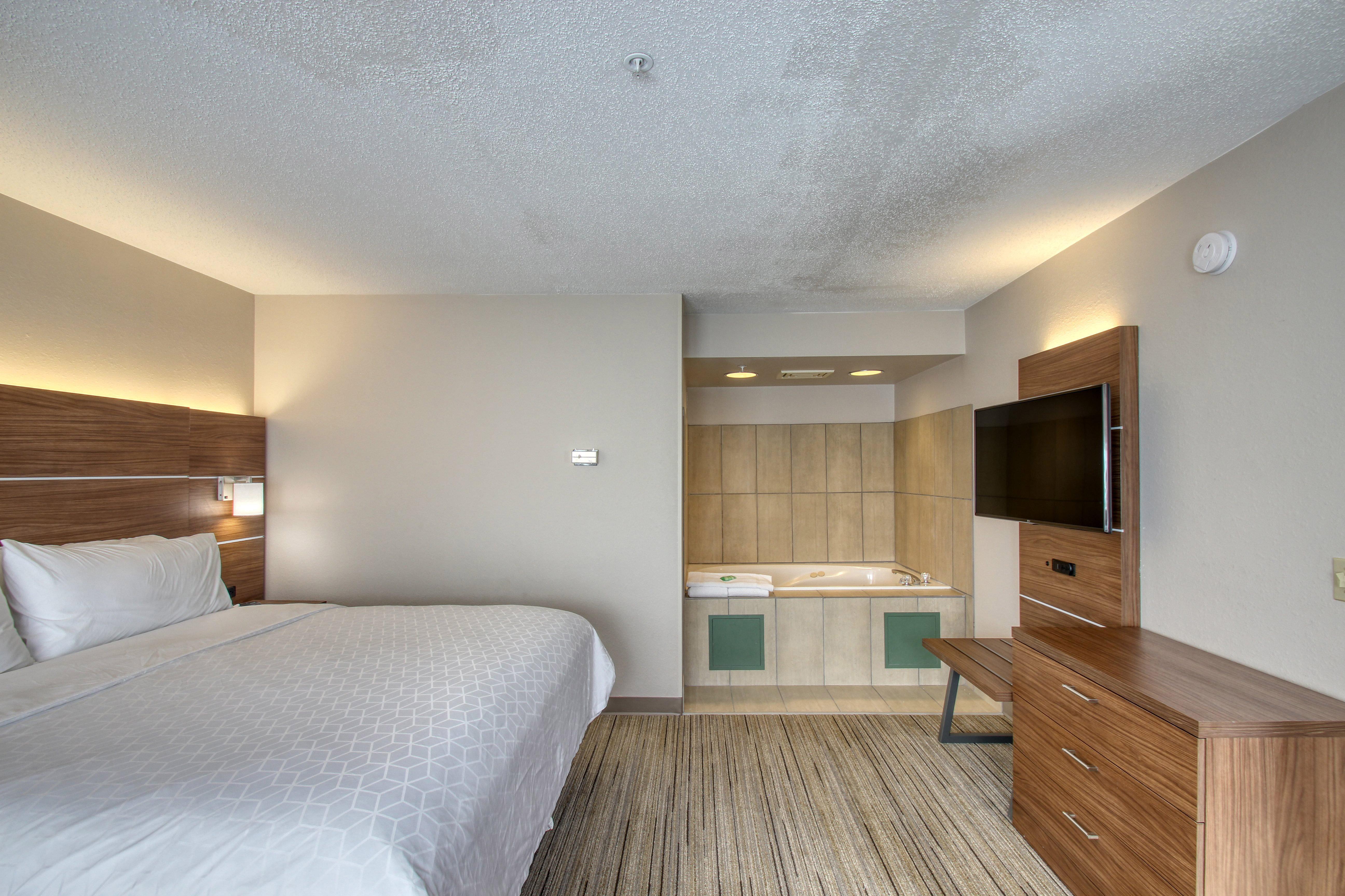 Holiday Inn Express Hotel & Suites Oshkosh - State Route 41 By Ihg Екстер'єр фото