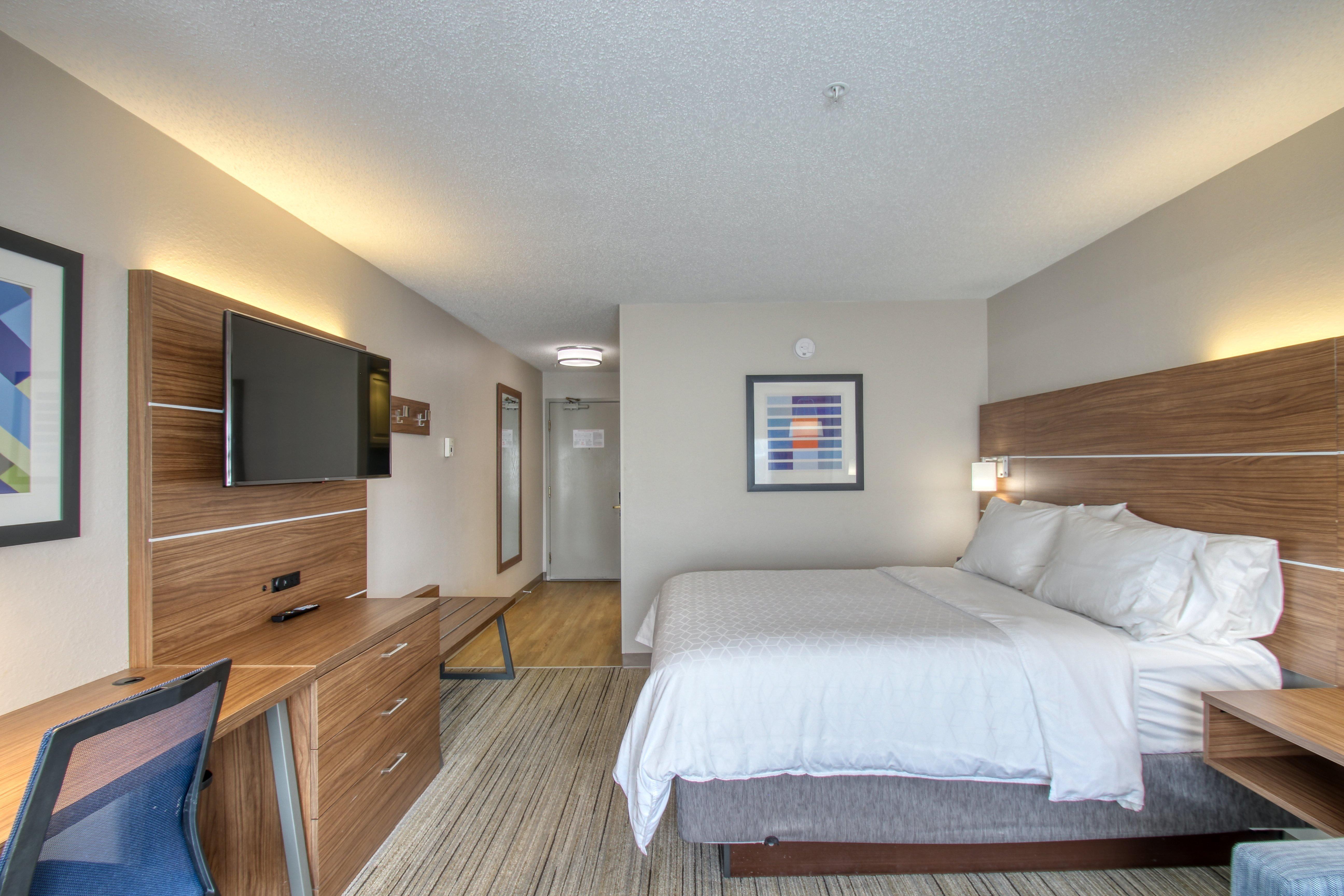 Holiday Inn Express Hotel & Suites Oshkosh - State Route 41 By Ihg Екстер'єр фото