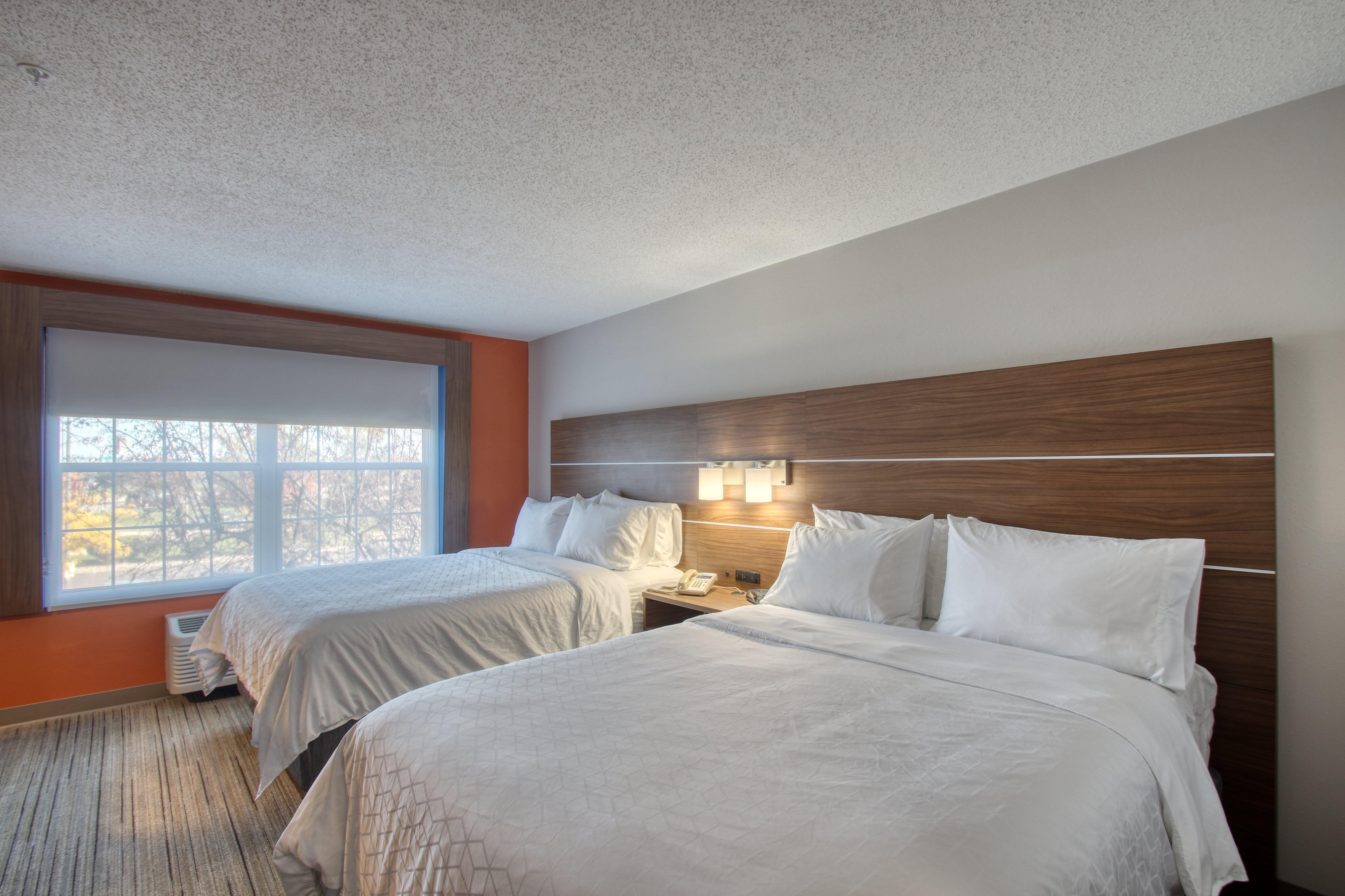 Holiday Inn Express Hotel & Suites Oshkosh - State Route 41 By Ihg Екстер'єр фото