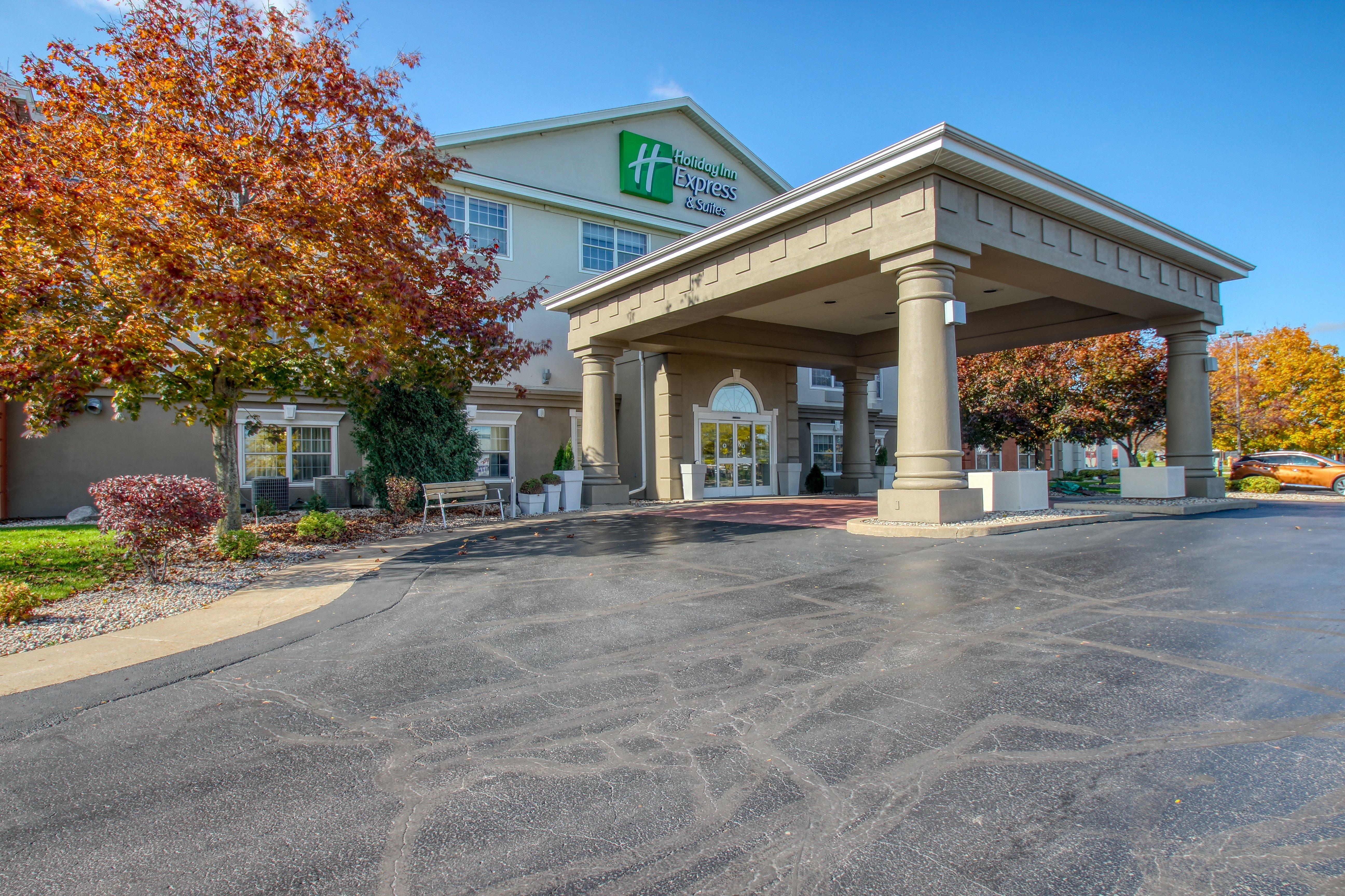 Holiday Inn Express Hotel & Suites Oshkosh - State Route 41 By Ihg Екстер'єр фото