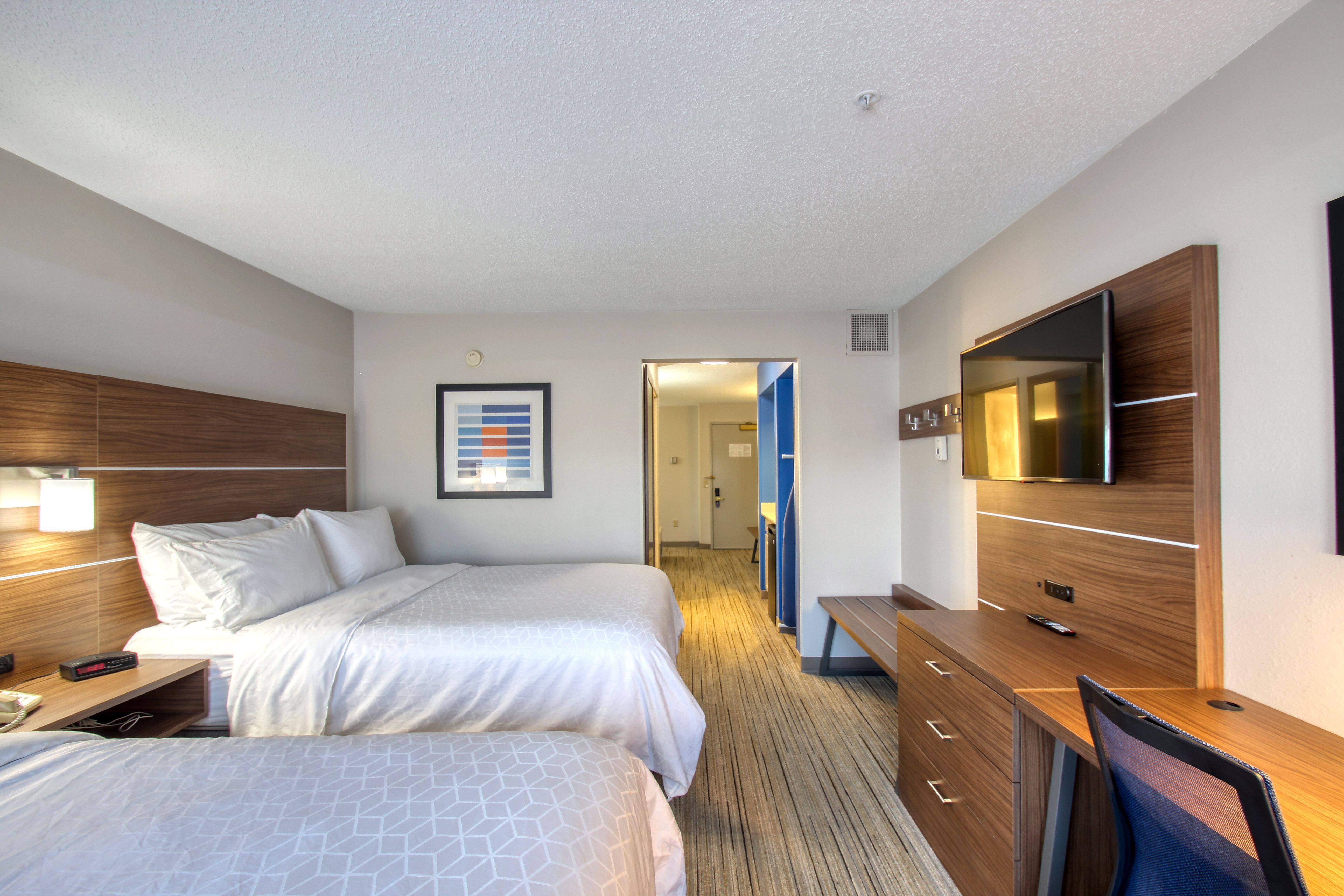 Holiday Inn Express Hotel & Suites Oshkosh - State Route 41 By Ihg Екстер'єр фото