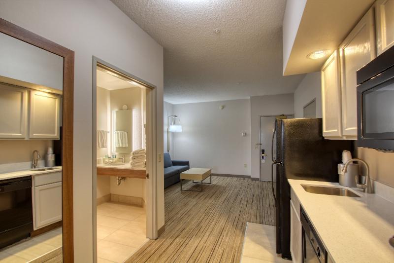 Holiday Inn Express Hotel & Suites Oshkosh - State Route 41 By Ihg Екстер'єр фото