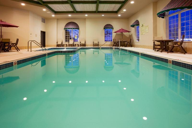 Holiday Inn Express Hotel & Suites Oshkosh - State Route 41 By Ihg Екстер'єр фото