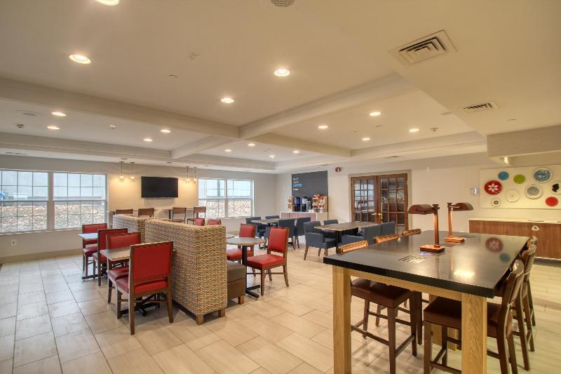 Holiday Inn Express Hotel & Suites Oshkosh - State Route 41 By Ihg Екстер'єр фото