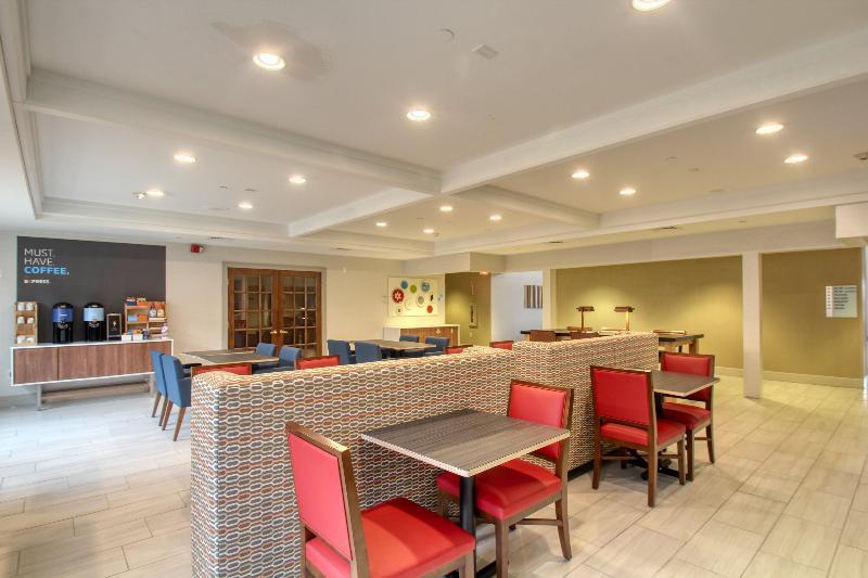 Holiday Inn Express Hotel & Suites Oshkosh - State Route 41 By Ihg Екстер'єр фото